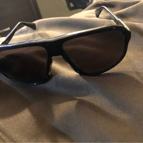 Selling great condition Rag and Bone Sunglasses - Picture 4 of 5